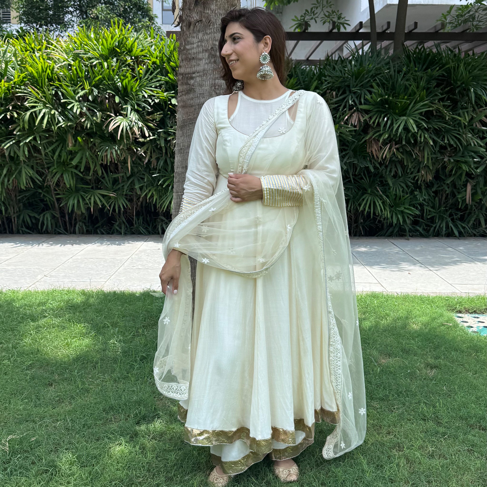 Label Sugandha Khurana